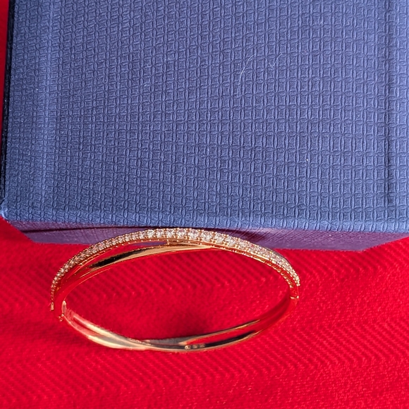 Brand New Swarovski Rose Gold Bangle - Picture 4 of 5